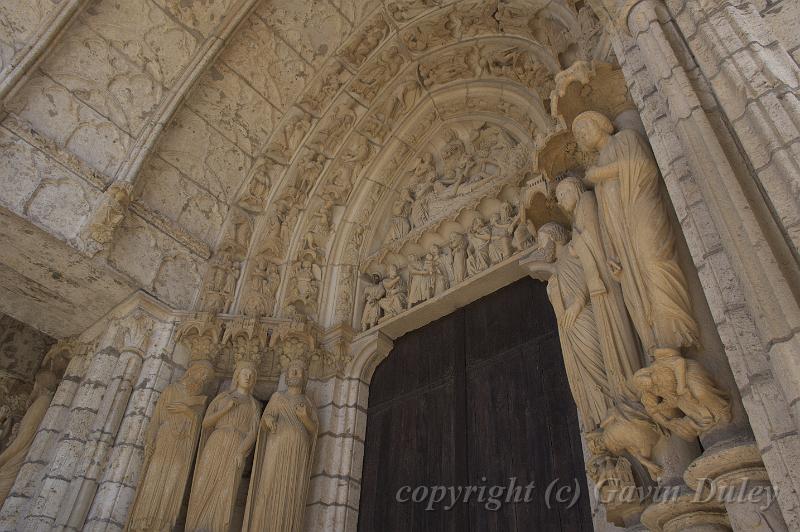 Carved doorway, Chartres Cathedral IMGP1443.jpg